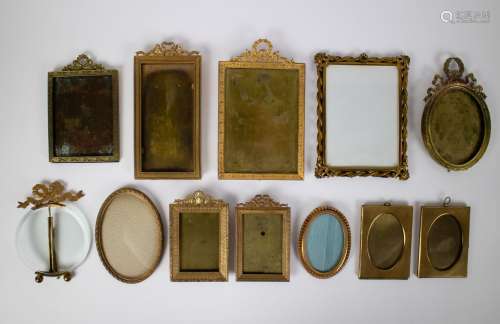 Lot with 12 antique photo frames