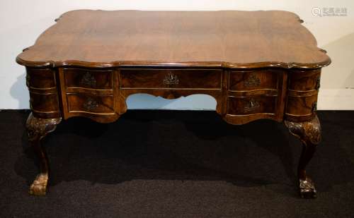 A Chippendale desk with 4 chairs ca 1920