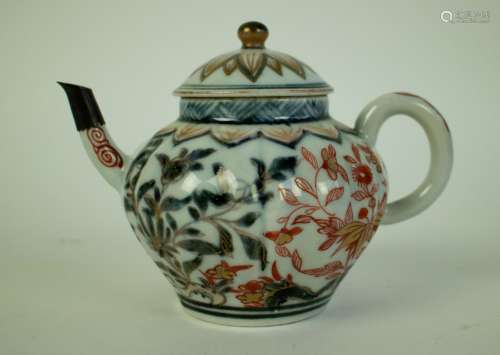 A Chinese imari tea pot