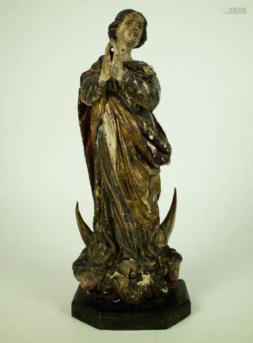 Wooden statue Saint with polychromy 17th