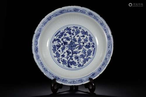 Ming dynasty blue and white flowers with twisted branches fo...