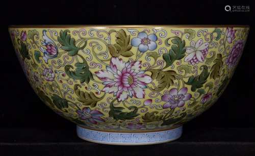 Qing Yongzheng powder painted bowl with gold flower pattern