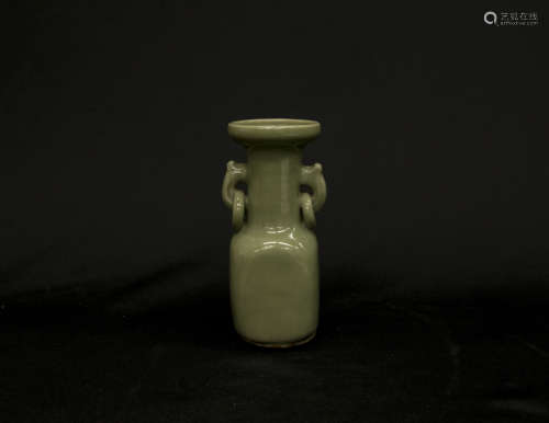 明代-龍泉窯方身盤口瓶
