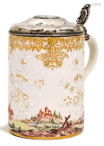 CYLINDER JUG WITH HOUSE PAINTED DECOR迈森，18世纪中叶，Ferdina...