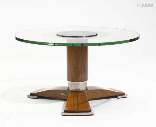 JULES LELEU(1883-1961)圆形沙龙桌，约1925年。玻璃面板，镀镍支架，...