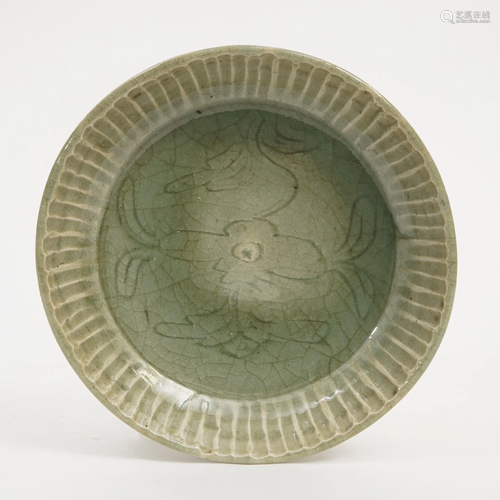 A LONGQUAN KILN CELADON PLATE