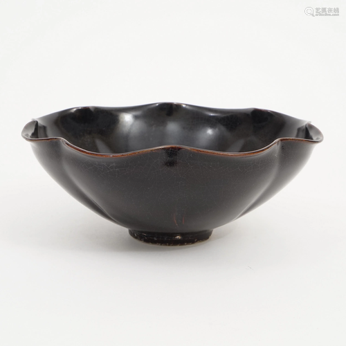 A BLACK-GLAZED FLOWER-MOUTH BOWL FROM A CIZHOU KILN