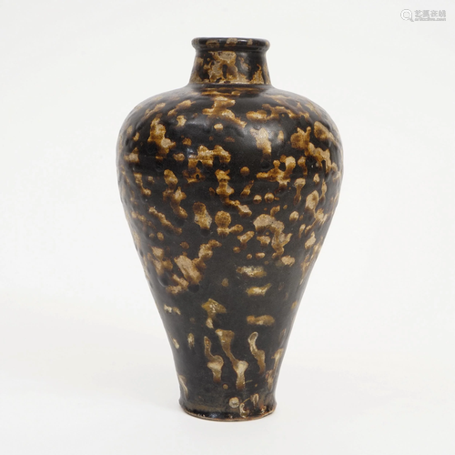 A TORTOISESHELL GLAZED PLUM VASE FROM JIZHOU KILN