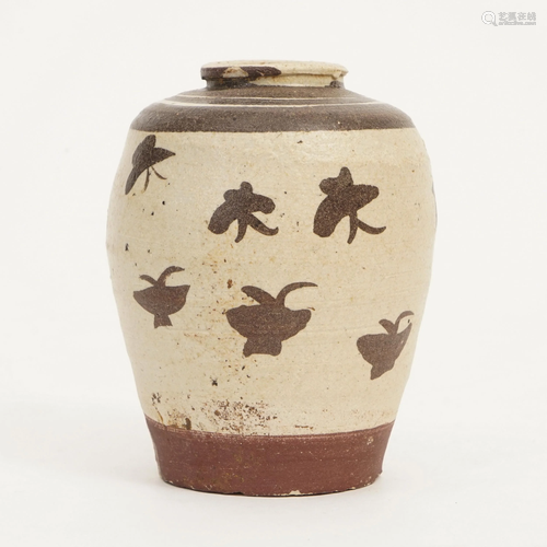 A SMALL JAR OF JIZHOU KILN WITH BUTTERFLY PATTERN