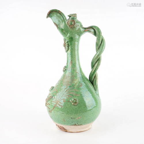 A PIECE OF GREEN GLAZE GOOSE SHAPE VASE WITH GOLD