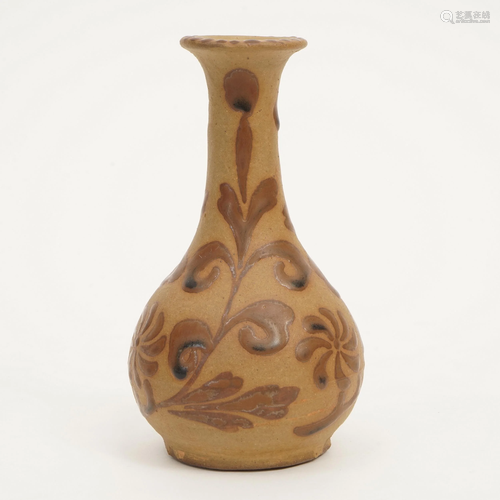 A CHANGSHA KILN VASE