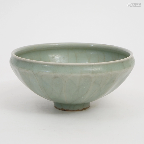 A LONGQUAN KILN LOTUS BOWL