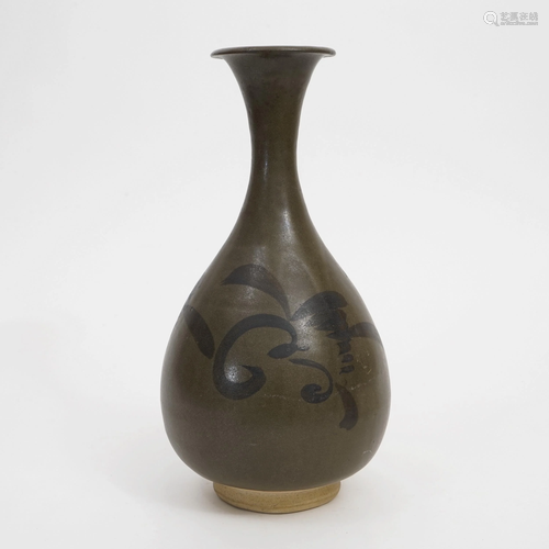 A CIZHOU KILN VASE