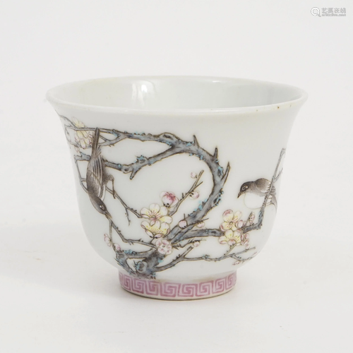 A FAMILLE ROSE FLOWER CUP