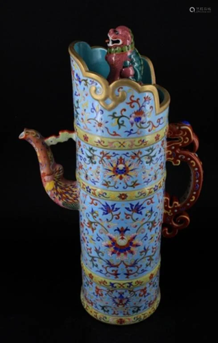 Very Large Qing Porcelain DouCai Tea Pot with Lid