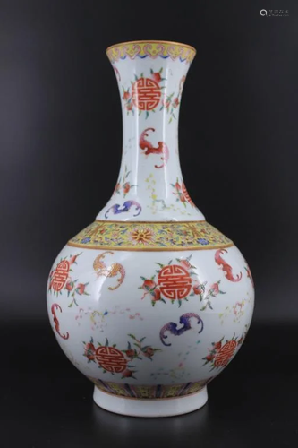 Large Qing Porcelain Famille Rose Vase