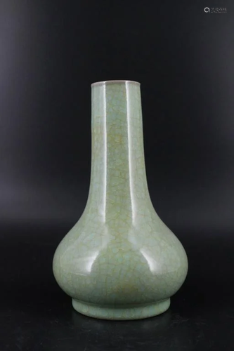 Song Porcelain GuanYao Vase