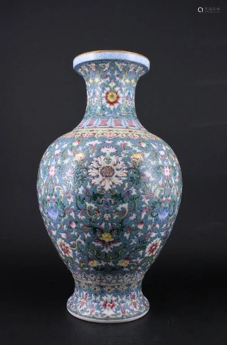 Large Chinese Qing Porcelain Famille Rose Vase