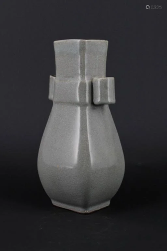 Chinese Song Porcelain GuanYao Vase