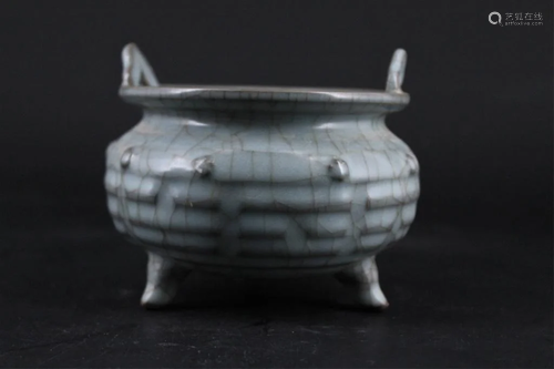 Song Porcelain GuanYao Tripod Incense Burner