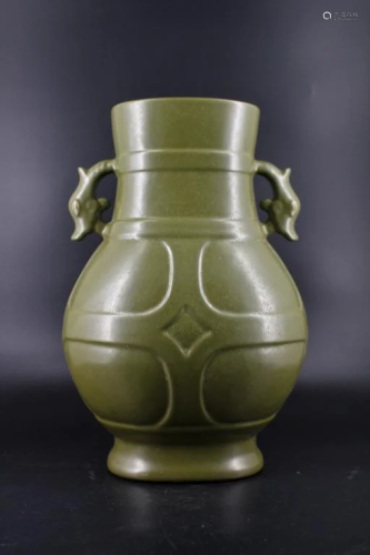 Large Qing Porcelain Tea Dust Green Vase