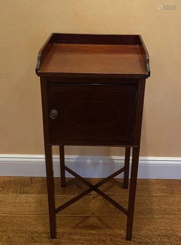 English Sheraton Style Side Table w Gallery