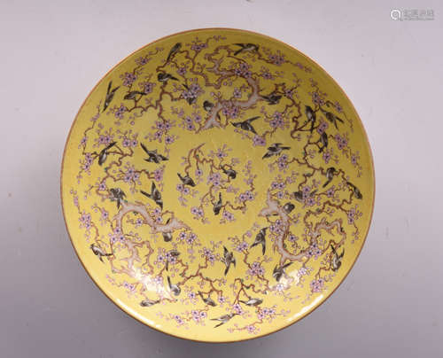 A YELLOW GROUND MAGPIE AND PLUM BLOSSOM PORCELAIN PLATE