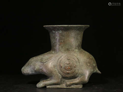 ARCHAIC BRONZE CAST 'RABBIT' RITUAL VESSEL, ZUN