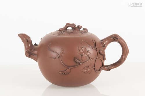 YIXING ZISHA 'NATURALISTIC TREE' GLOBULAR TEAPOT