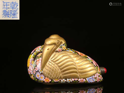 FAMILLE ROSE AND GILT 'BIRD' SNUFF BOTTLE