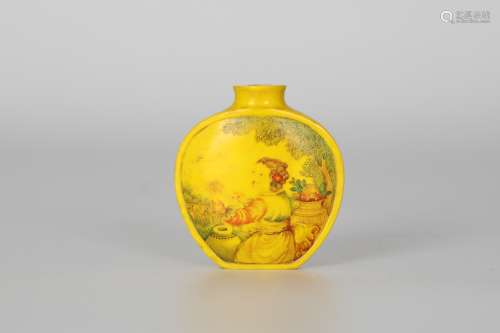 19TH，Pumpkin yellow painted enamel snuff bottle