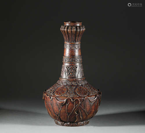 Agilawood vase from Qing清代沉香木花卉瓶