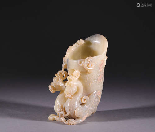 Hetian jade wine cup in beast form from Han漢代和田玉獸紋杯