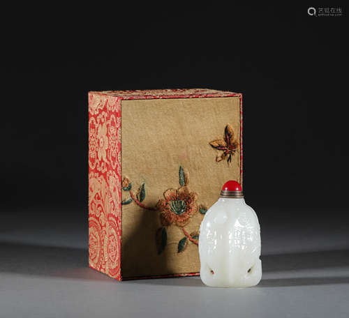 Hetian jade snuff bottle from Qing清代和田玉鼻煙壺