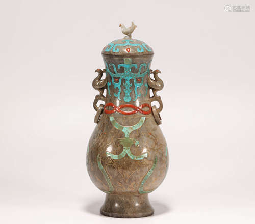 Hetian jade vase in bird form with inlayed tophus from Han漢...