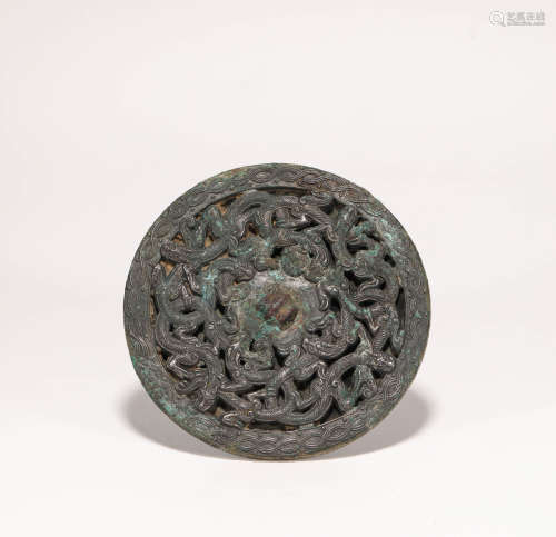 Copper mirror with dragon pattern carving from Han漢代銅制獸...
