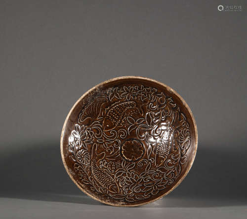 Brown glazed bowl with carved flowers from Song宋代醬釉剔花大...