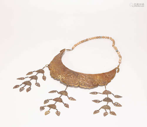 Gold necklace from Liao遼代金制項飾