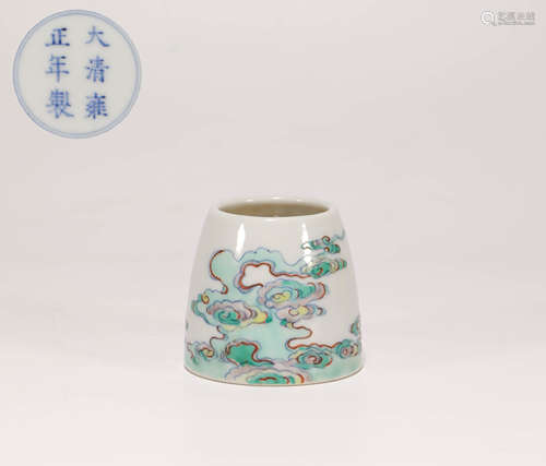 Water pot with cloud painting from Qing清代雲紋文房水盂