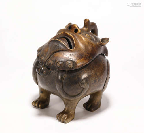 Copper censer in lion form from Qing清代銅制獅面香薰