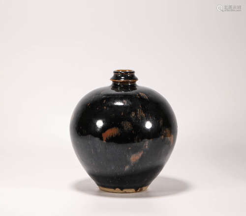 Brown glazed prunus vase from Song宋代醬釉梅瓶