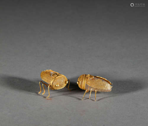 Crystal cicada covered with gold leaf from Qing清代水晶包金知...