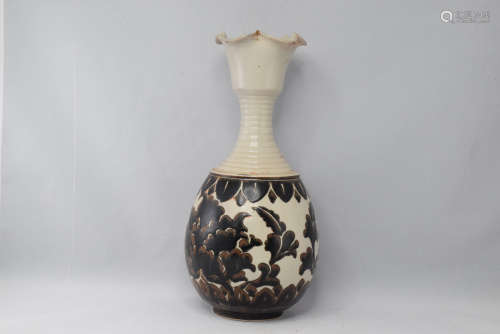 A Ding Ware White and Black Flower Porcelain Vase