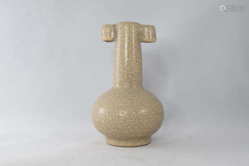 A Ge Ware Porcelain Vase