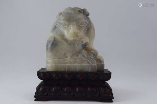 A Jade Lion Figure Statue