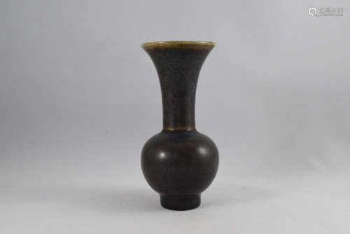 A Dark Tea Color Glaze Vase