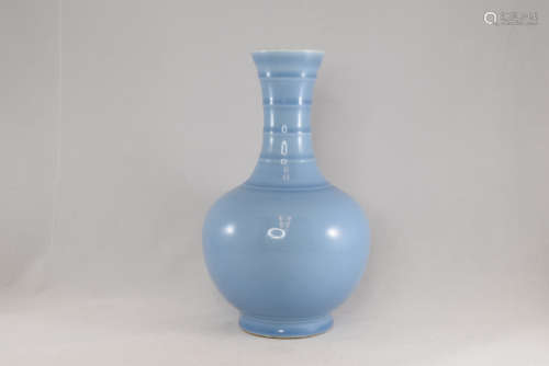 A Blue Glazed Porcelian Vase