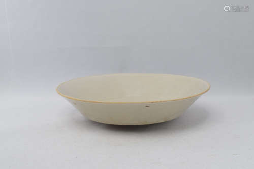 A Ding Ware White Porcelain Plate