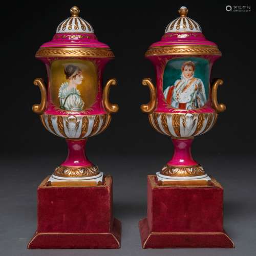 Pareja de copas francesas en porcelana época Napoleón III. T...