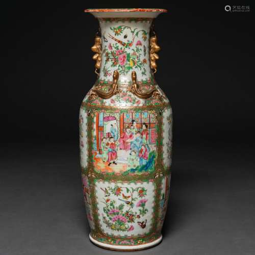 Jarrón en porcelana china de cantón. Trabajo Chino, Siglo XI...